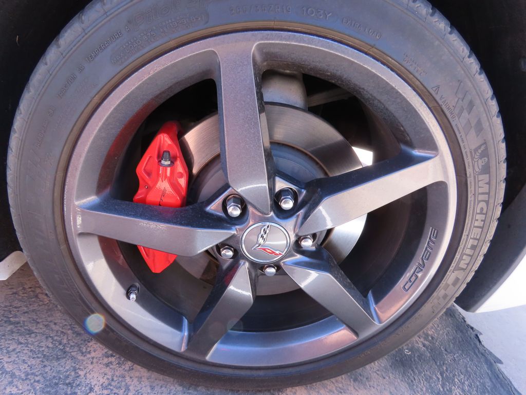 Thumbnail: 2014 Chevrolet Corvette - 16