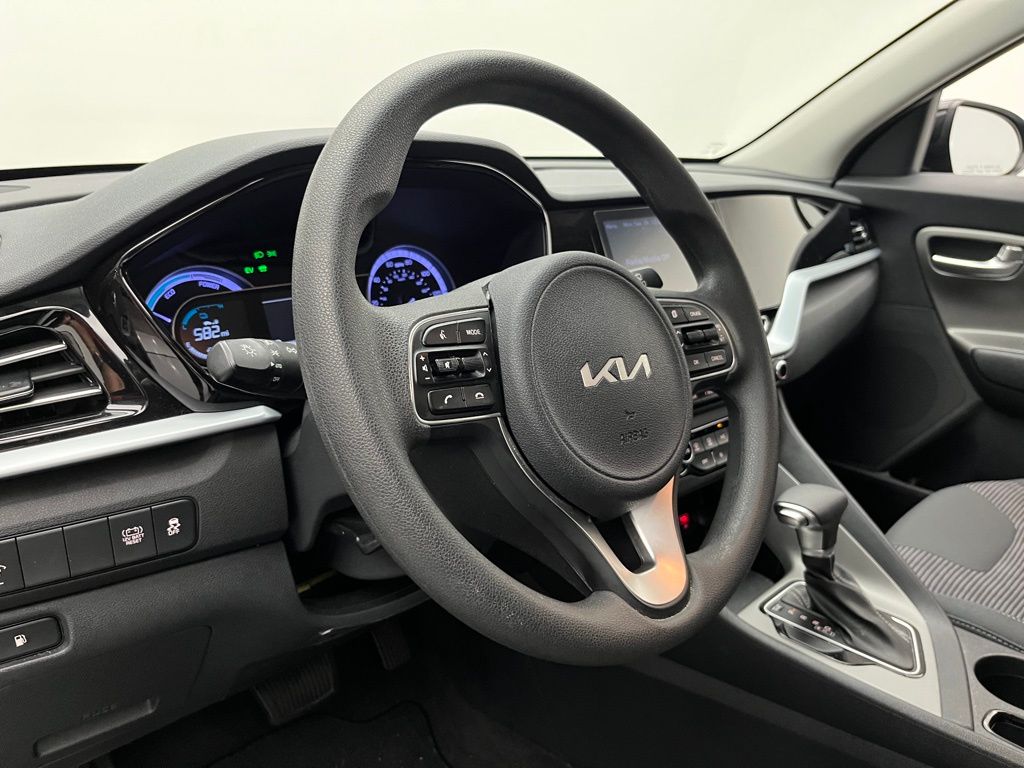 Thumbnail: 2022 Kia Niro - 11