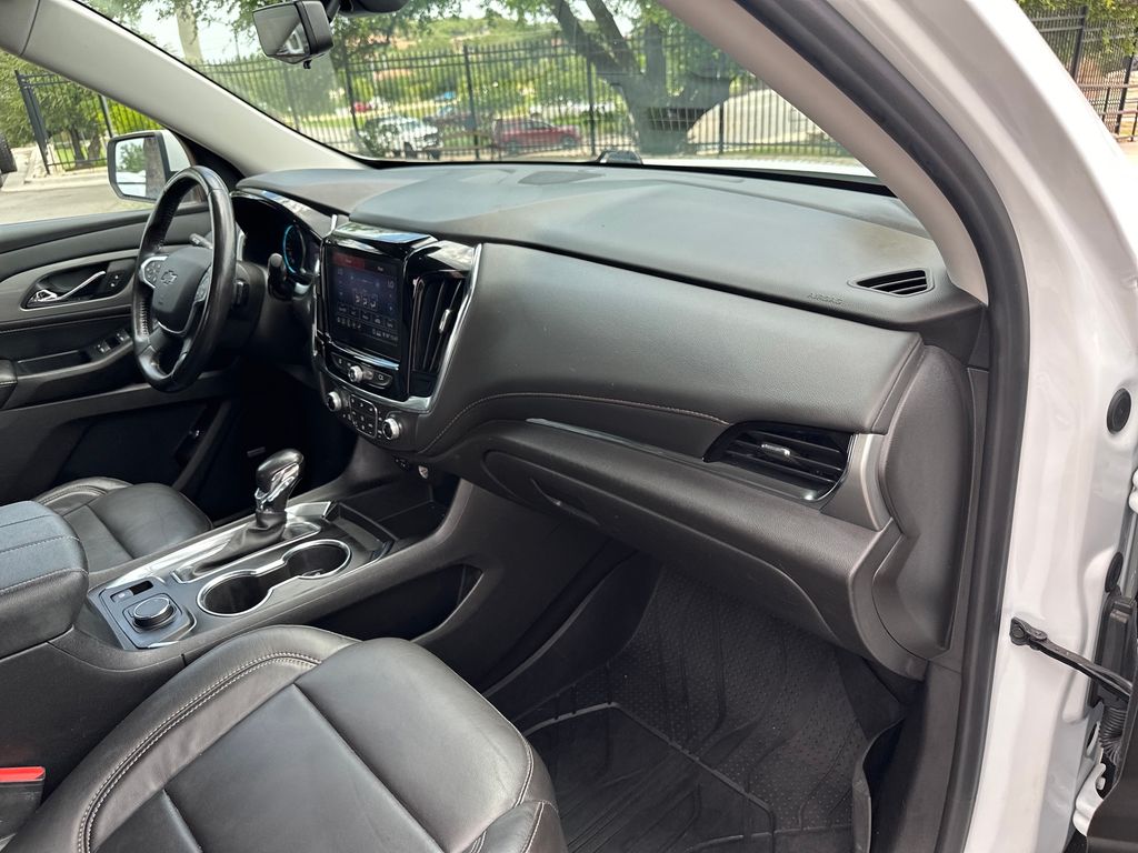 Used Car 2021 Chevrolet Traverse  Rs For Sale Under $30,000 In Austin, Texas