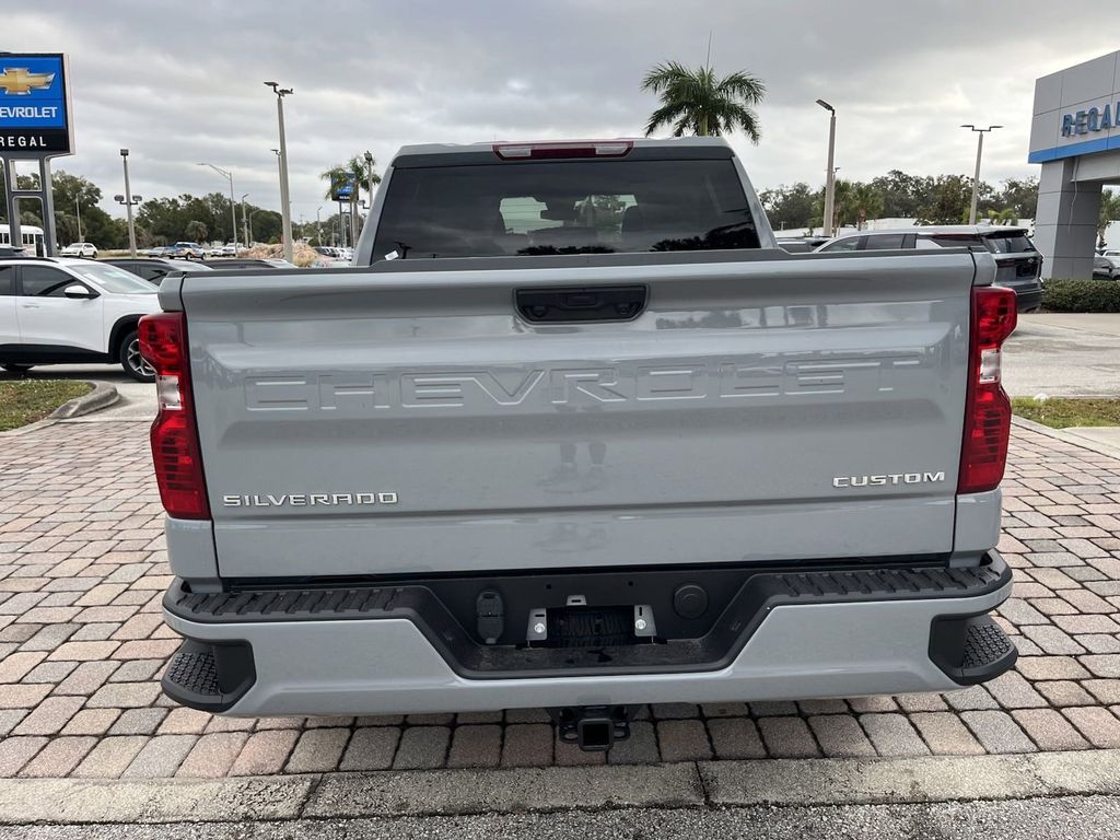 2025 Chevrolet Silverado 1500 Custom 3