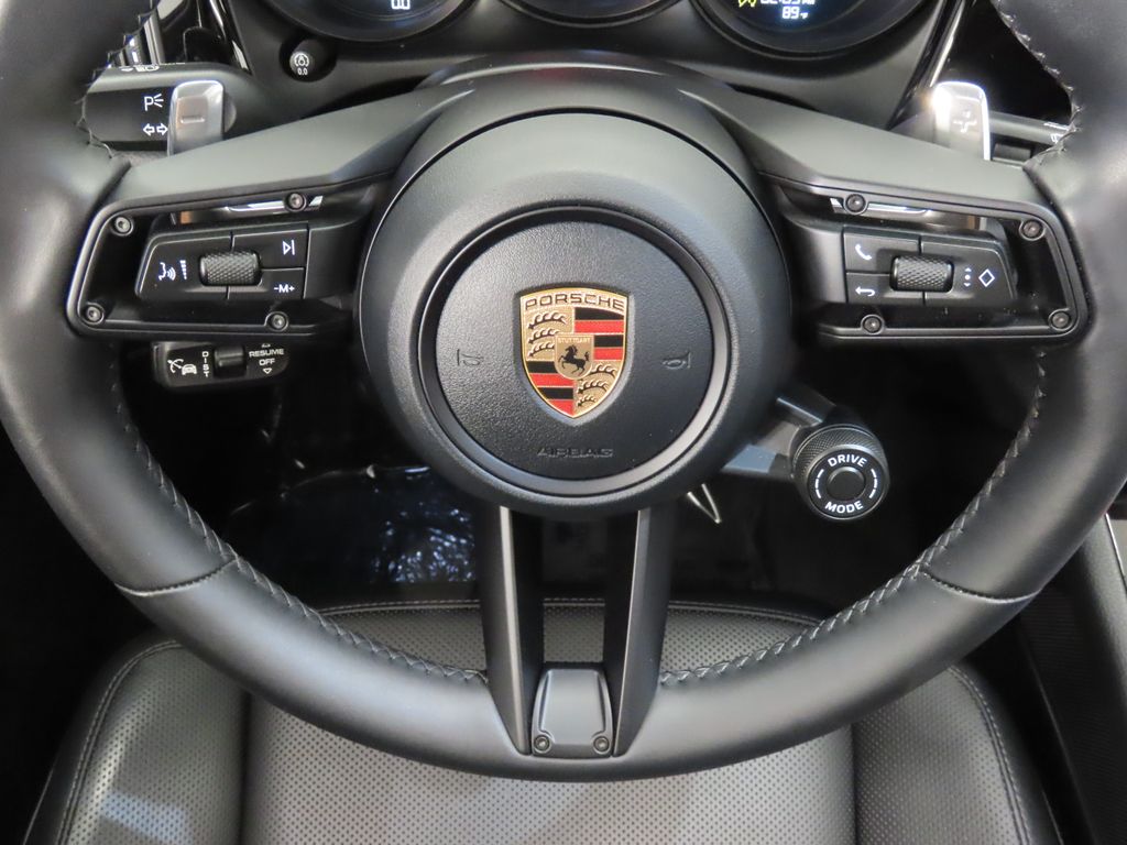 Thumbnail: 2026 Porsche Macan - 18