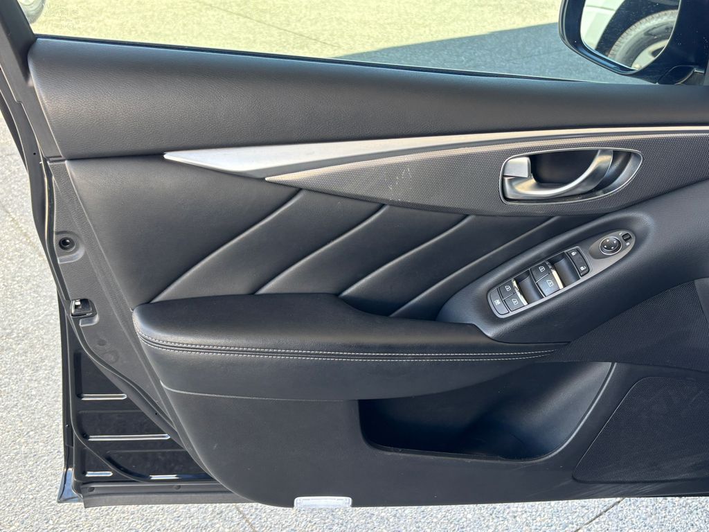 Thumbnail: 2015 INFINITI Q50 - 26
