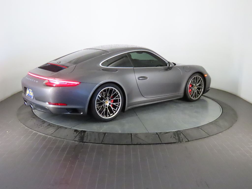 Thumbnail: 2017 Porsche 911 - 7