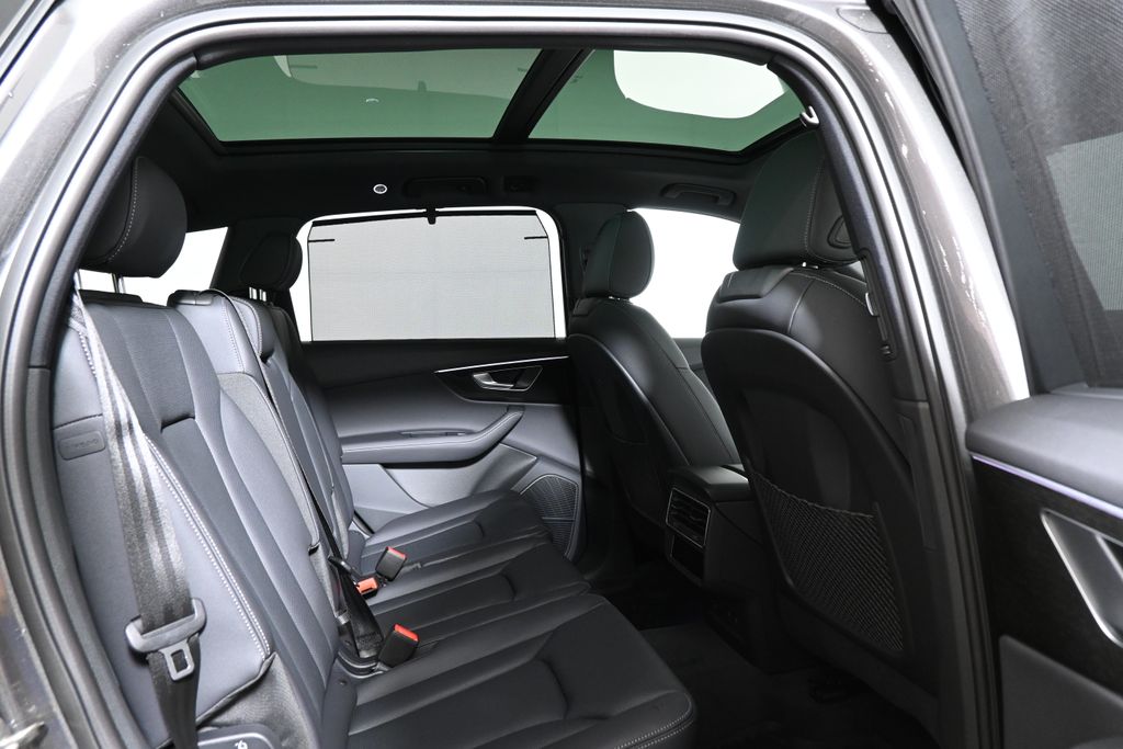 Thumbnail: 2026 Audi Q7 - 20