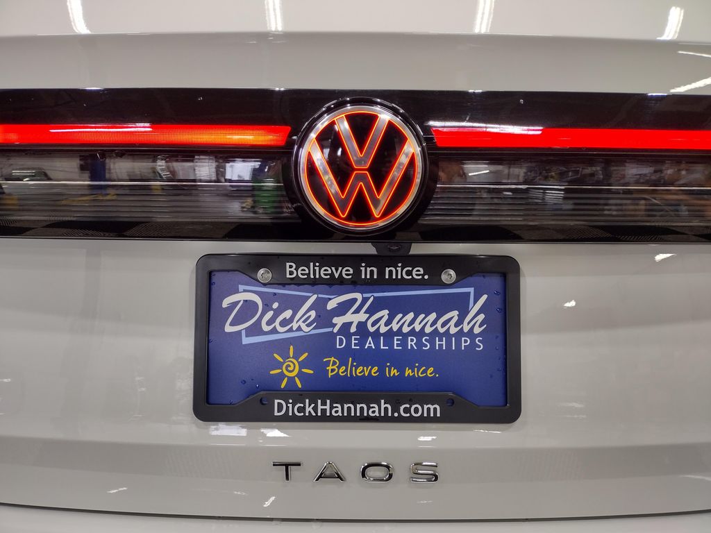 2025 Volkswagen Taos 1.5T SE