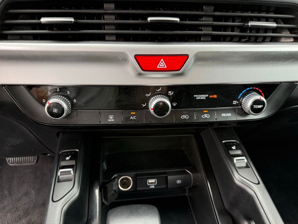 Thumbnail: 2021 Kia Telluride - 19