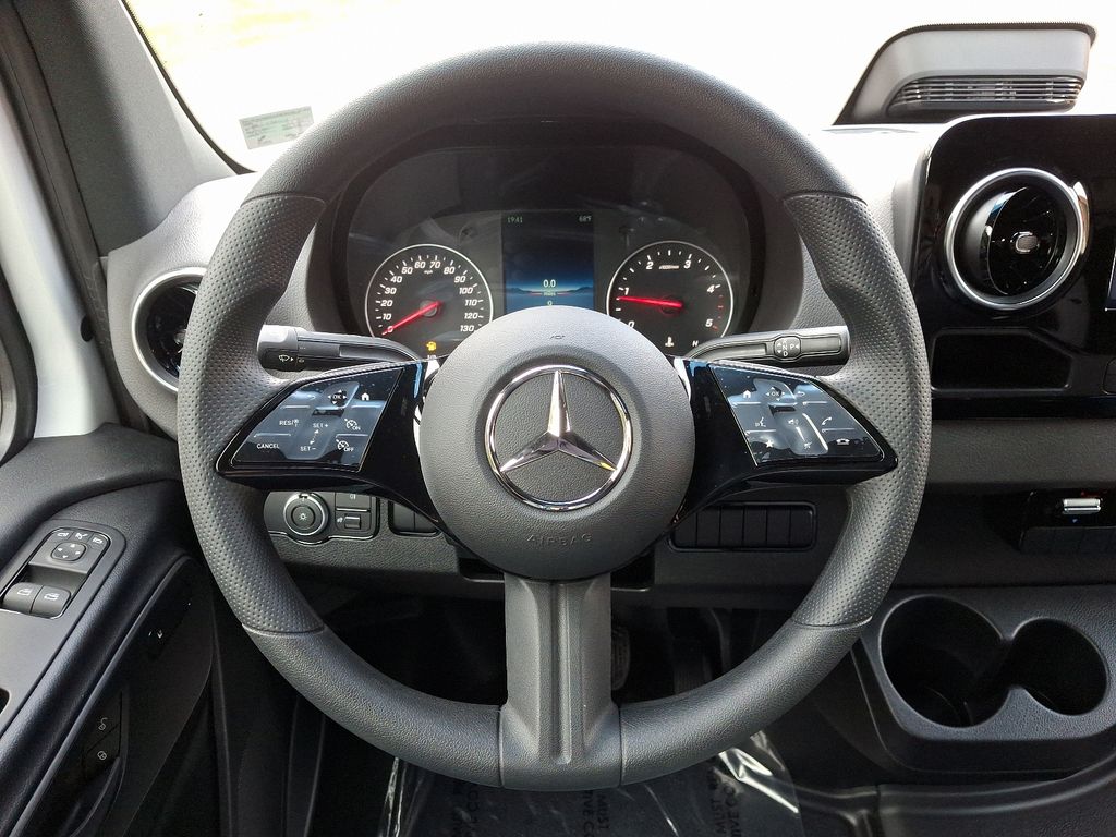 2025 Mercedes-Benz Sprinter 2500 15