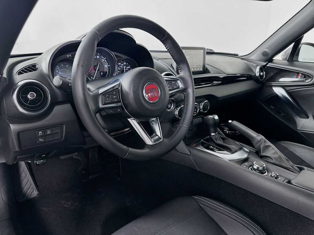 Thumbnail: 2017 Fiat 124 Spider - 9