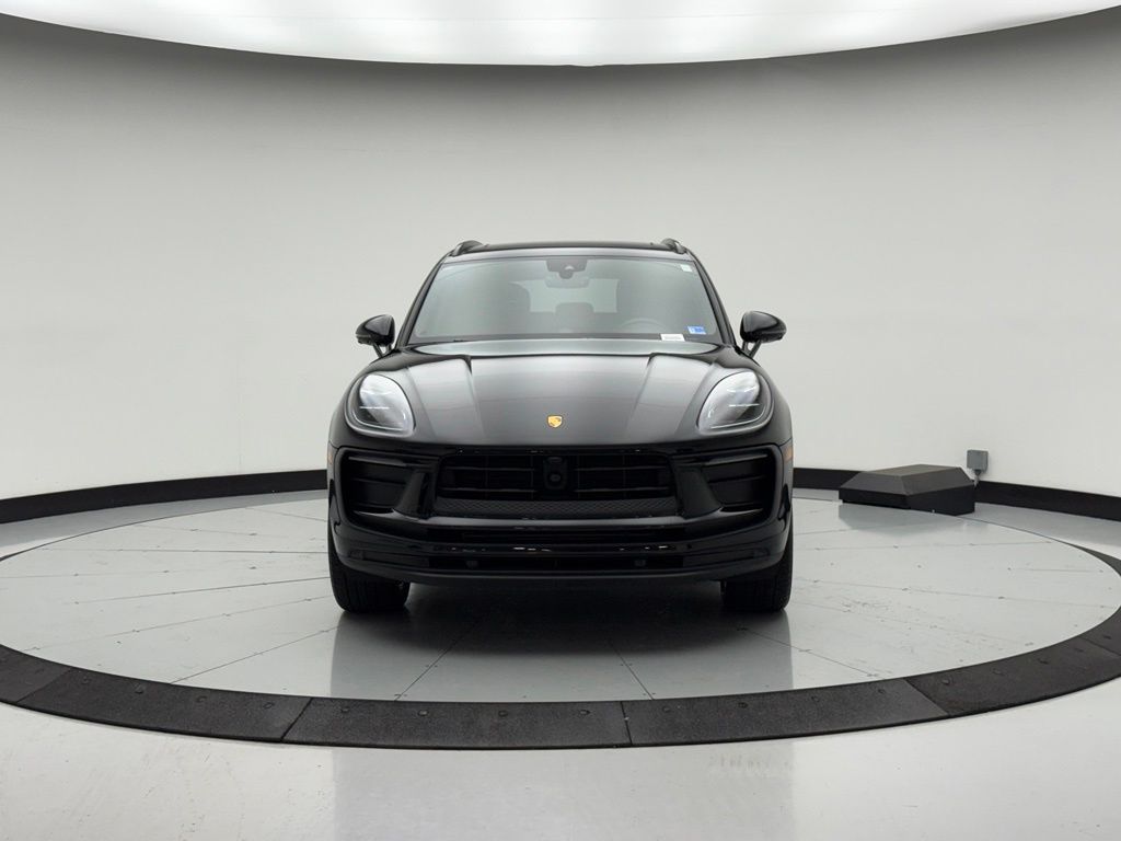 Thumbnail: 2026 Porsche Macan - 6