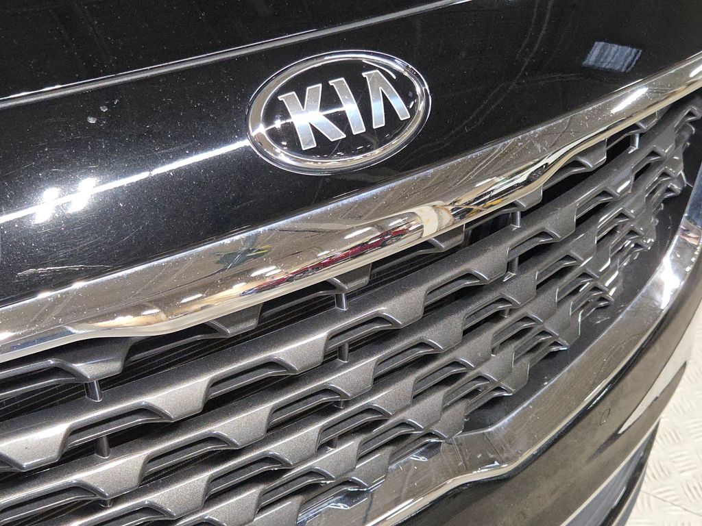 2021 Kia Sedona EX photo 11