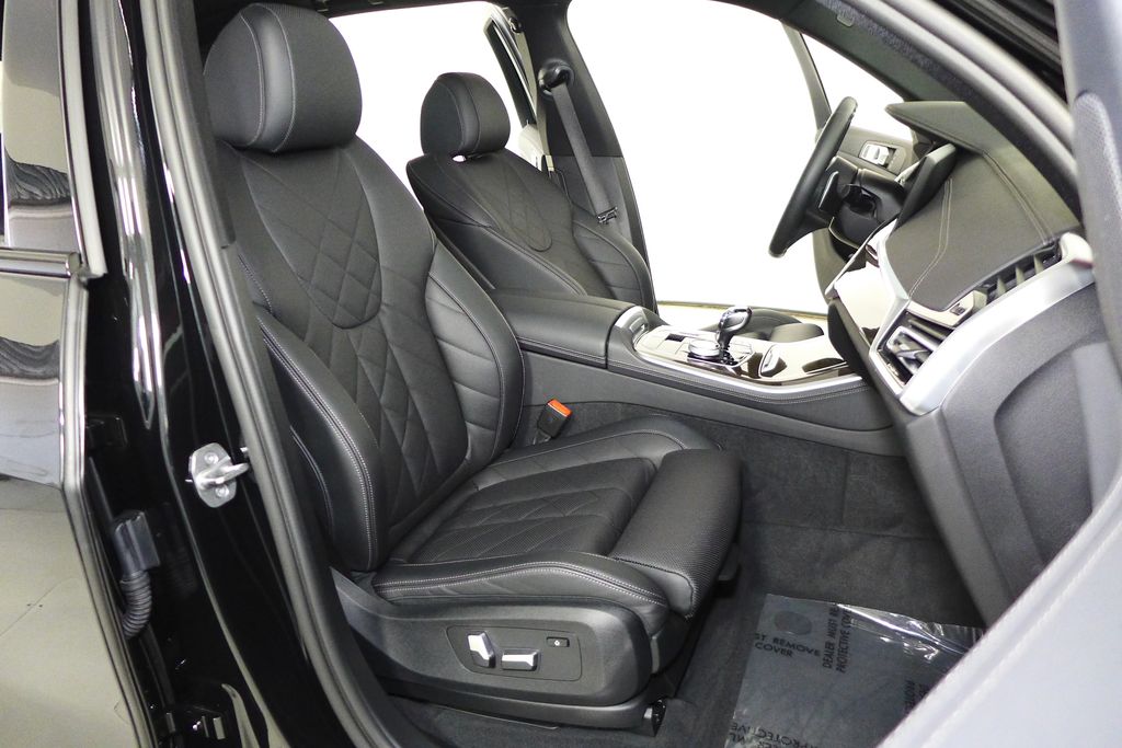 Thumbnail: 2023 BMW X5 - 18