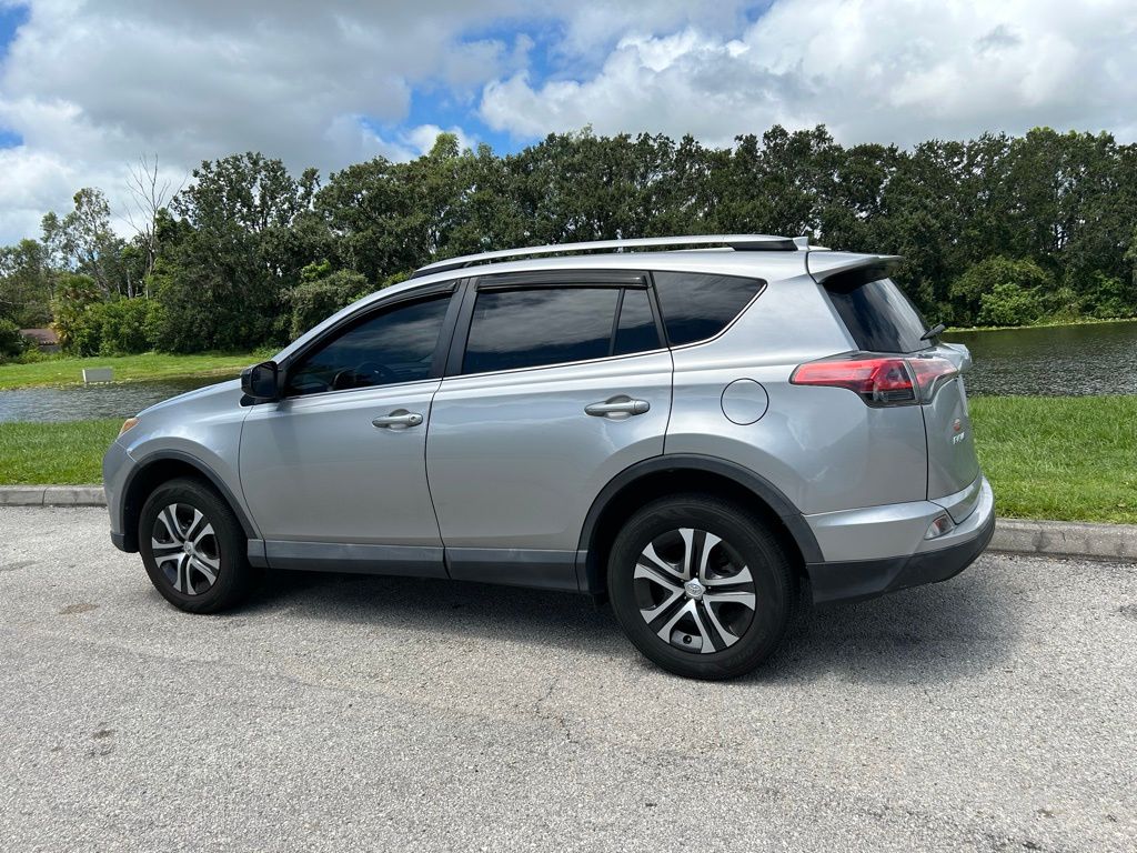 Thumbnail: 2018 Toyota RAV4 - 3
