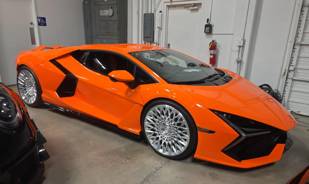 2024 Lamborghini Revuelto AWD