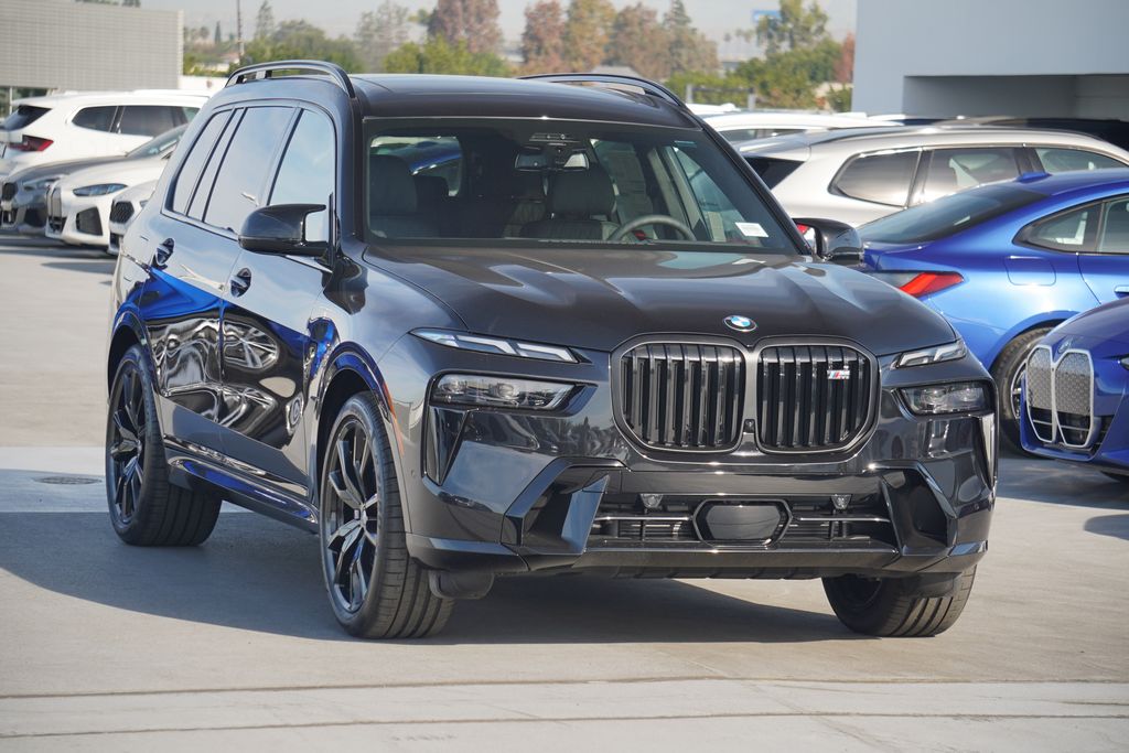 2025 BMW X7 M60i 3