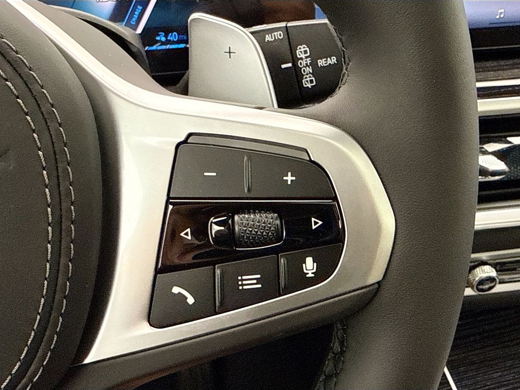 Thumbnail: 2026 BMW X5 - 12