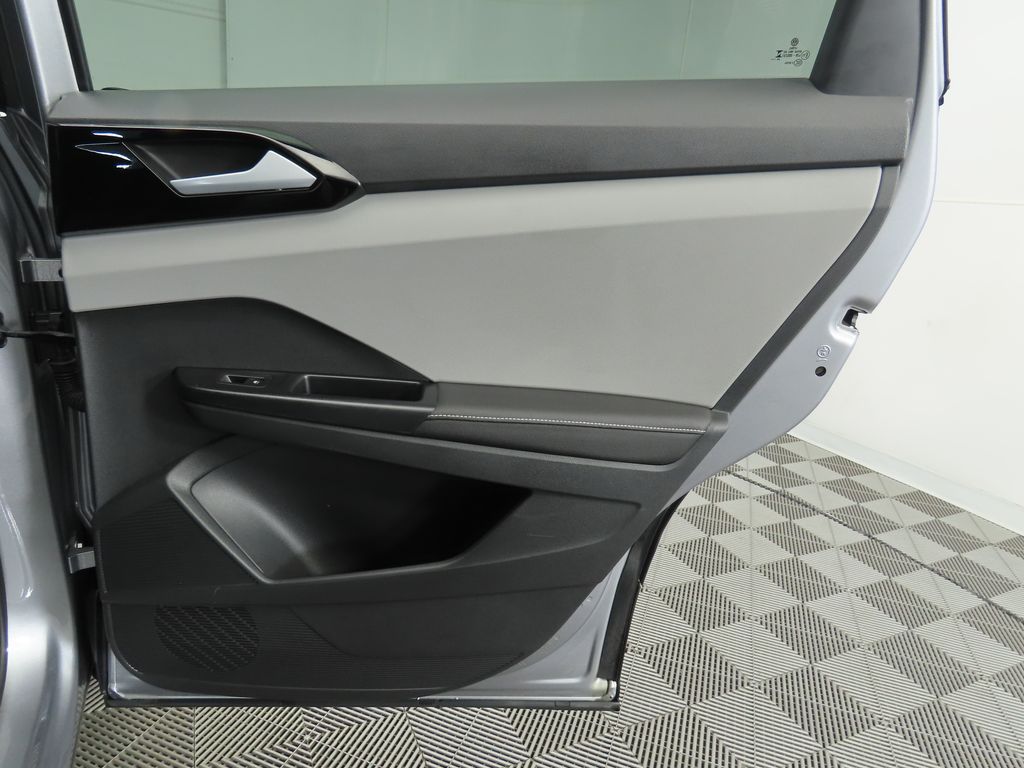 Thumbnail: 2024 Volkswagen Taos - 25