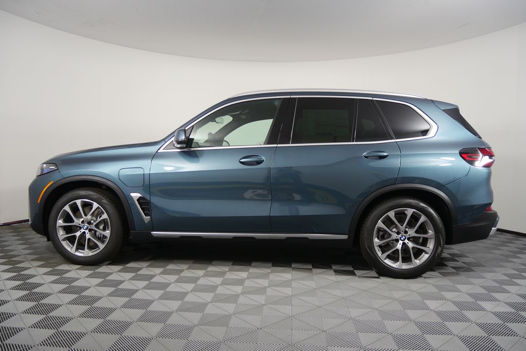 Thumbnail: 2026 BMW X5 - 6