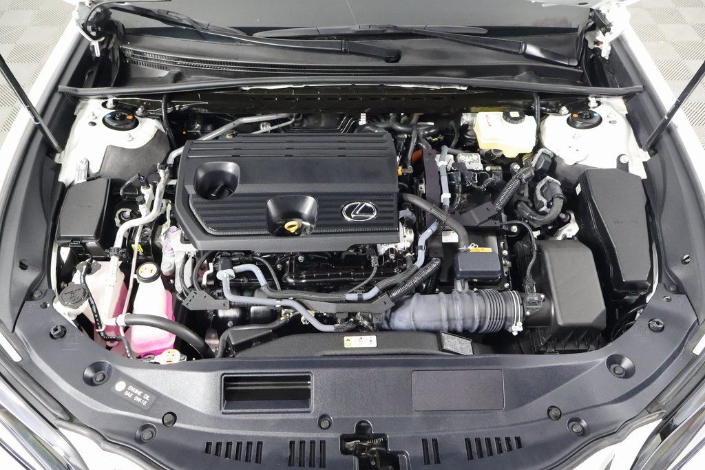 Thumbnail: 2022 Lexus ES - 16