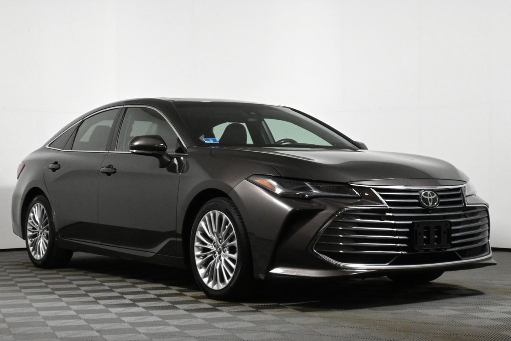 2019 Toyota Avalon Limited 10