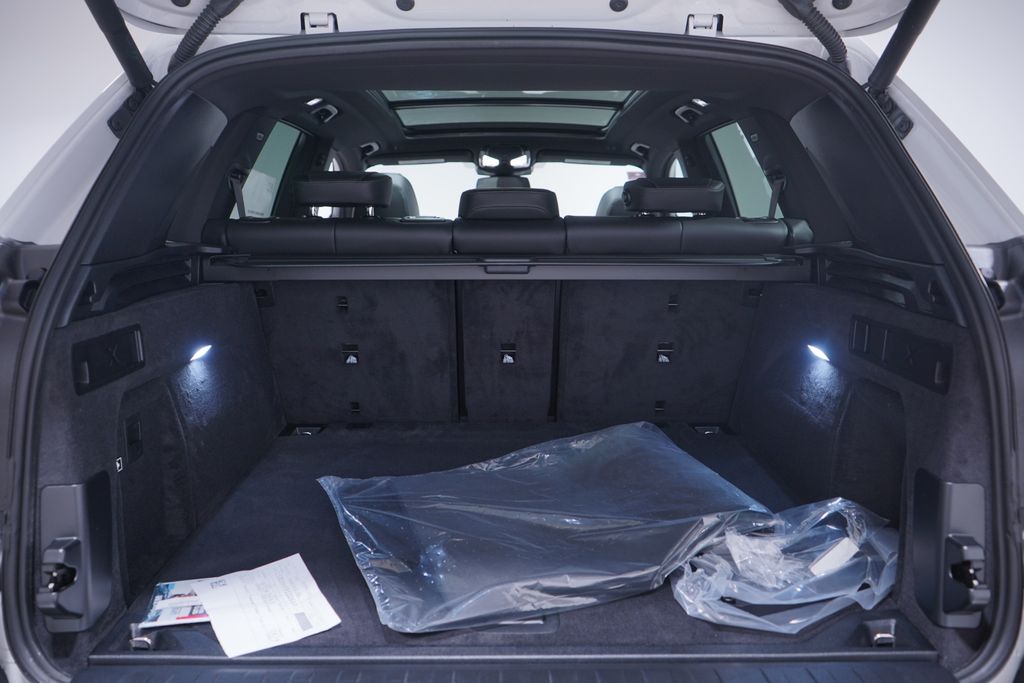 Thumbnail: 2026 BMW X5 - 13