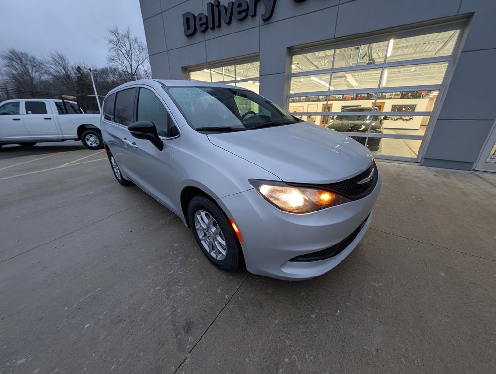 2026 Chrysler Voyager LX FWD