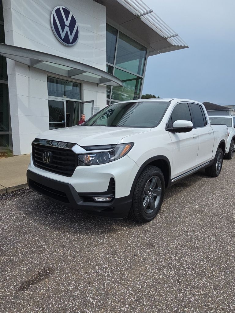 Platinum White Pearl 2023 Honda Ridgeline Pickup Truck All-Wheel Drive 9-Speed Automatic