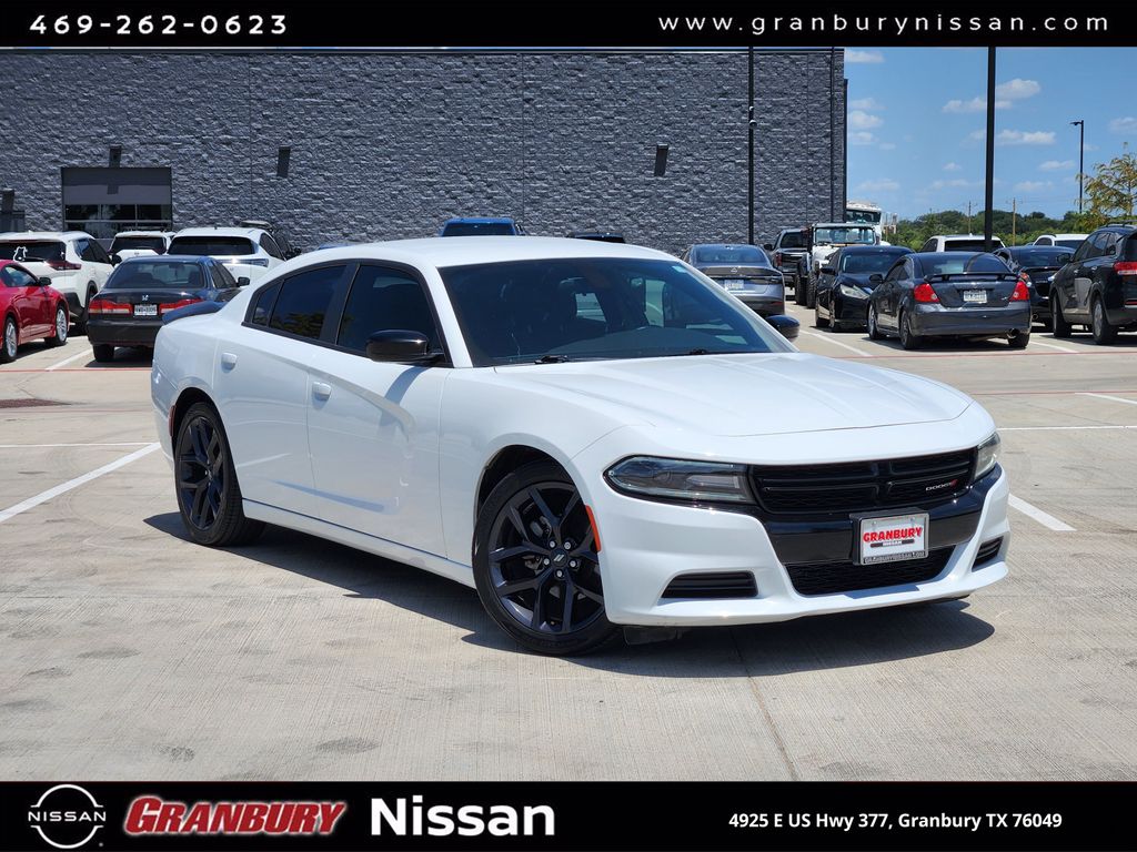 White Knuckle Clearcoat 2021 Dodge Charger Sedan Rear-Wheel Drive 8-Speed Automatic
