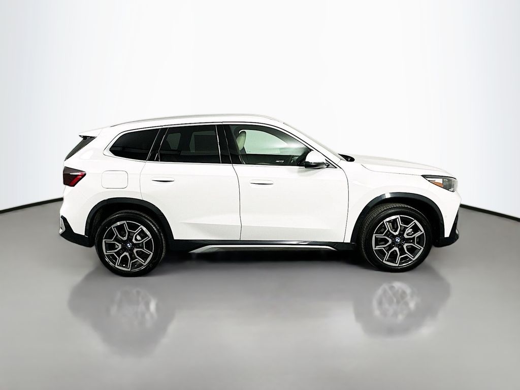 2025 BMW X1 xDrive28i 4