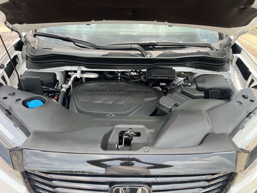 Used 2024 White Honda Black Edition image 32