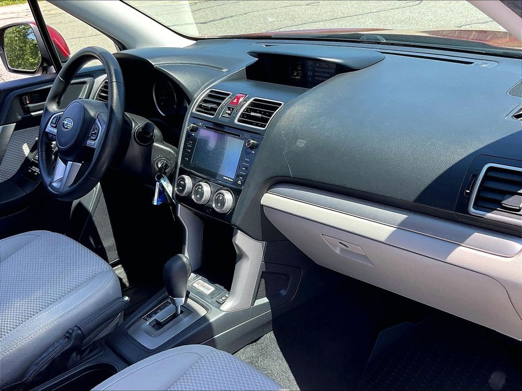 2017 Subaru Forester — photo 14