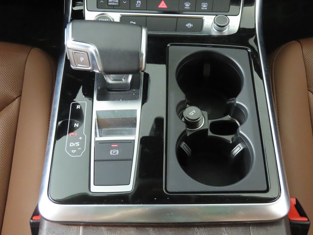 Thumbnail: 2022 Audi Q8 - 22