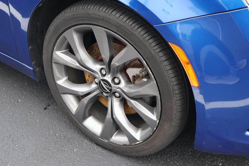 Thumbnail: 2016 Chrysler 200 - 7