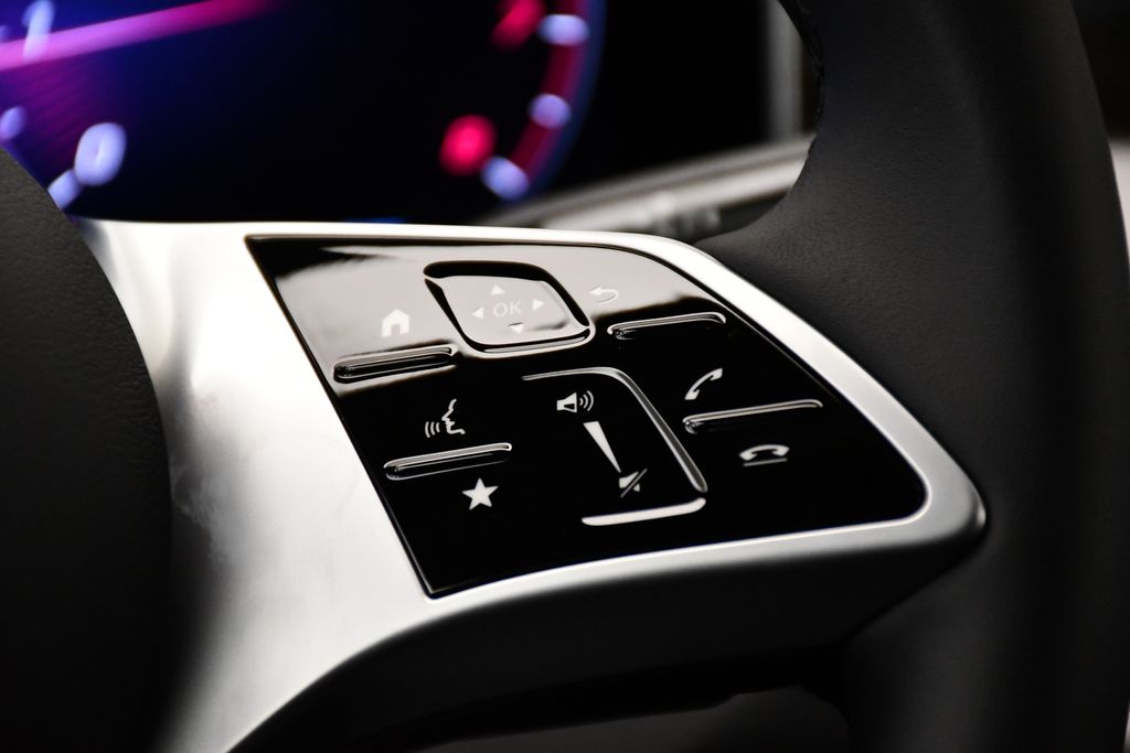 Thumbnail: 2025 Mercedes-Benz GLC - 23