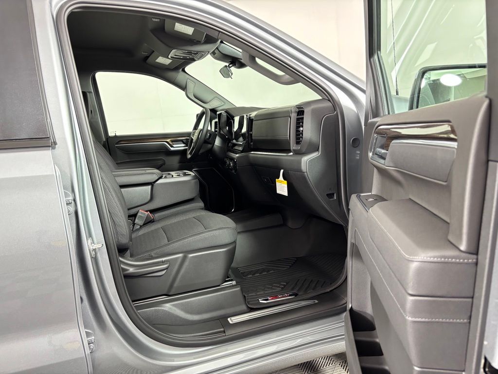 Thumbnail: 2026 Chevrolet Silverado 1500 - 8