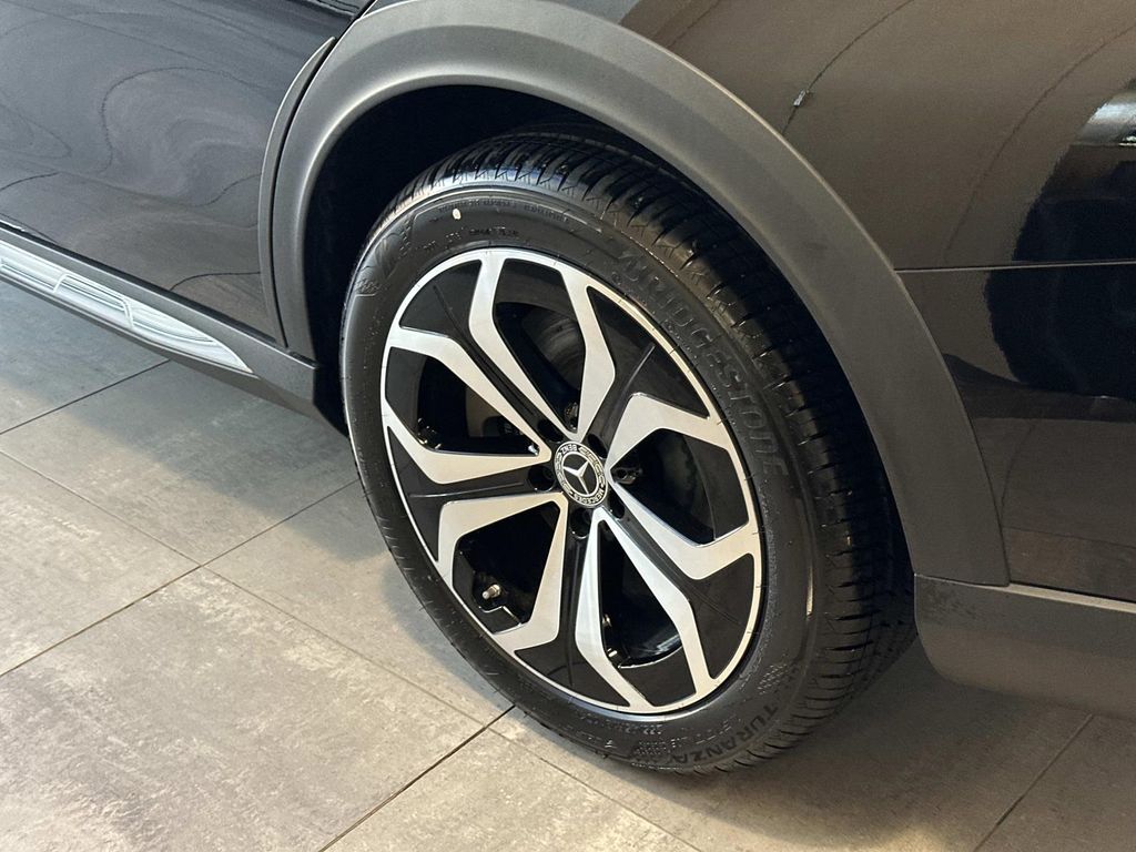 Thumbnail: 2025 Mercedes-Benz E-Class - 7