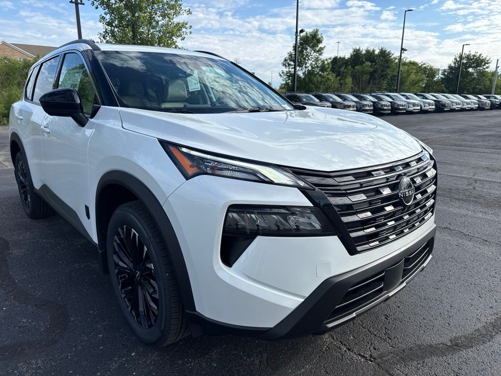 Everest White Pearl Tricoat 2026 Nissan Rogue SUV / Crossover All-Wheel Drive Continuously Variable Transmission
