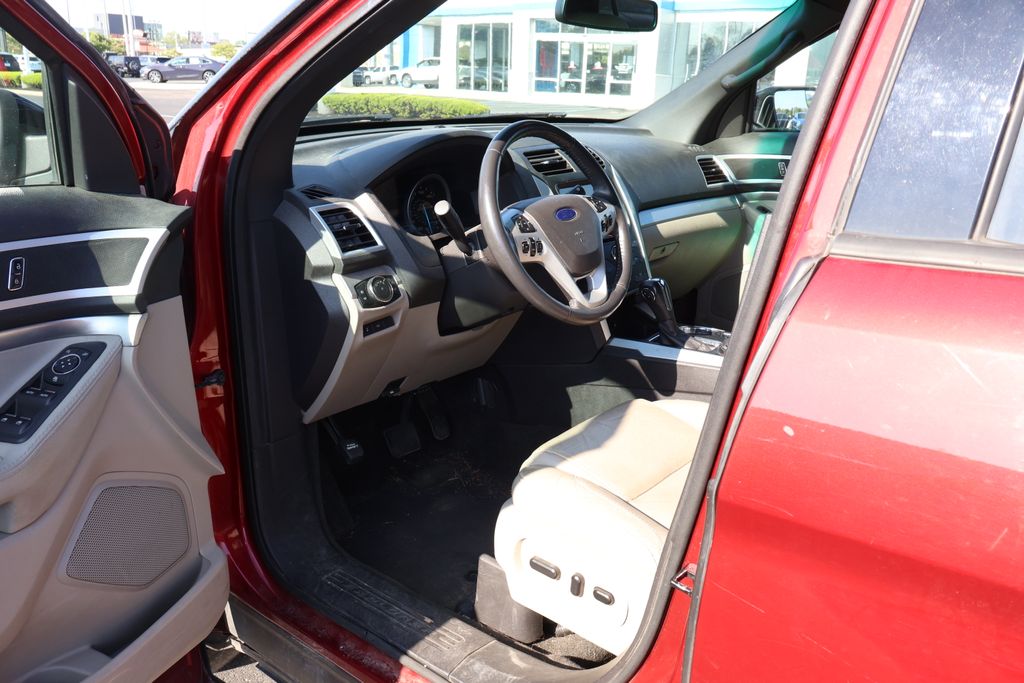 2015 Ford Explorer XLT 11