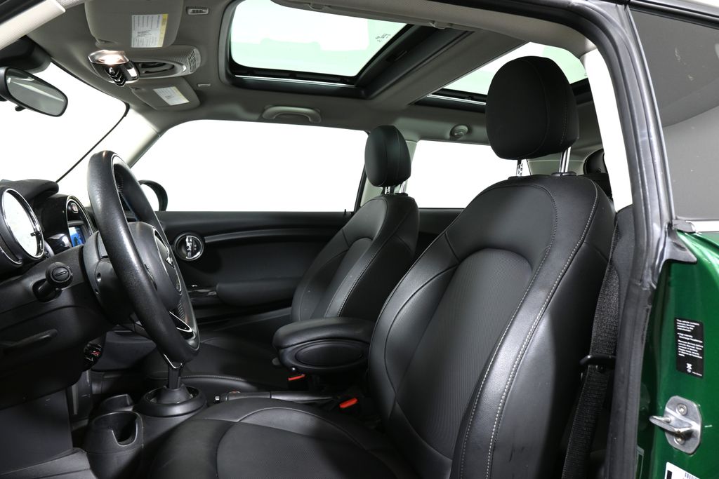 Thumbnail: 2020 MINI Cooper - 5