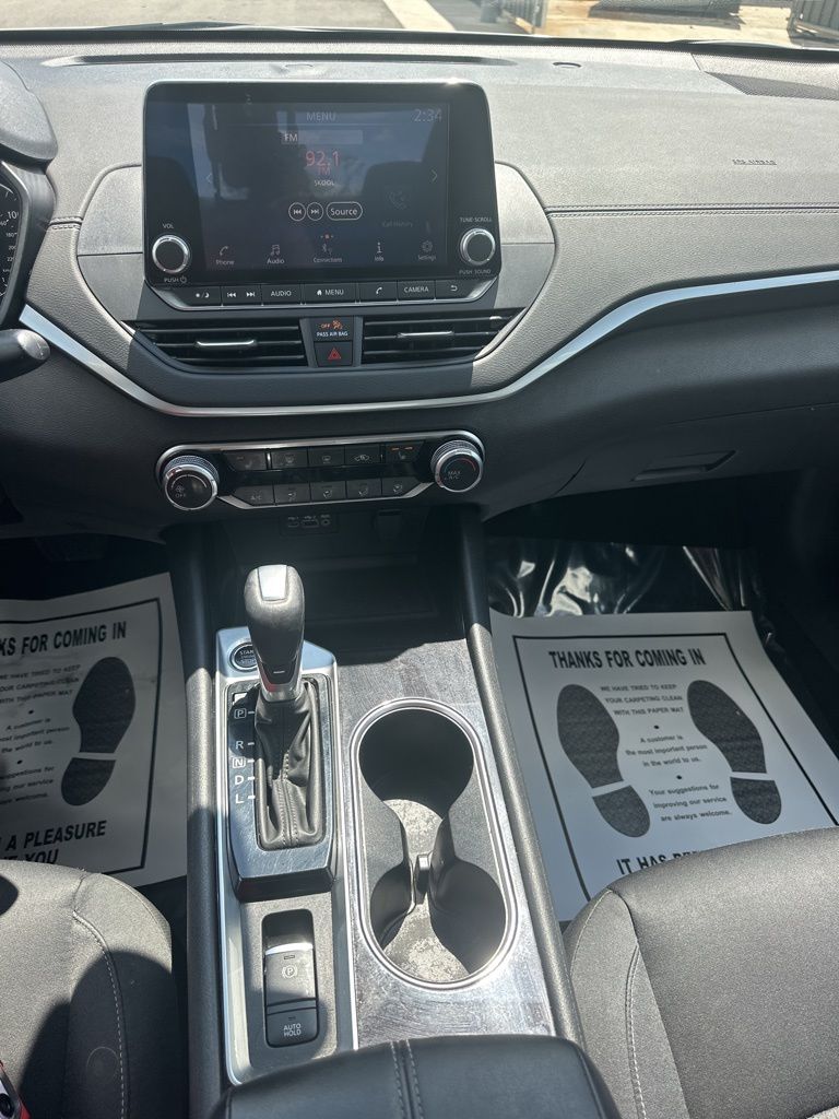 2022 Brilliant Silver Metallic Nissan Altima 2.5 SV FWD Sedan
