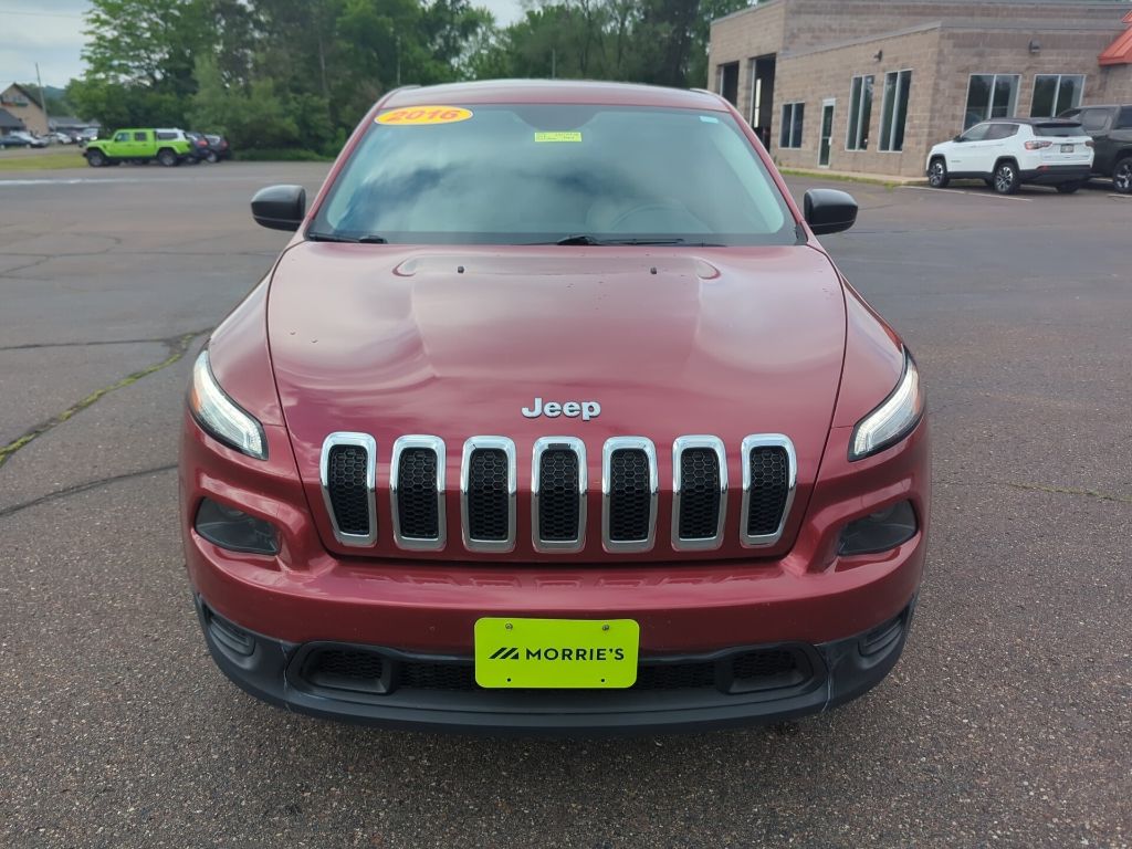 Used 2016 Jeep Cherokee Sport with VIN 1C4PJMAB0GW178579 for sale in Forest Lake, Minnesota