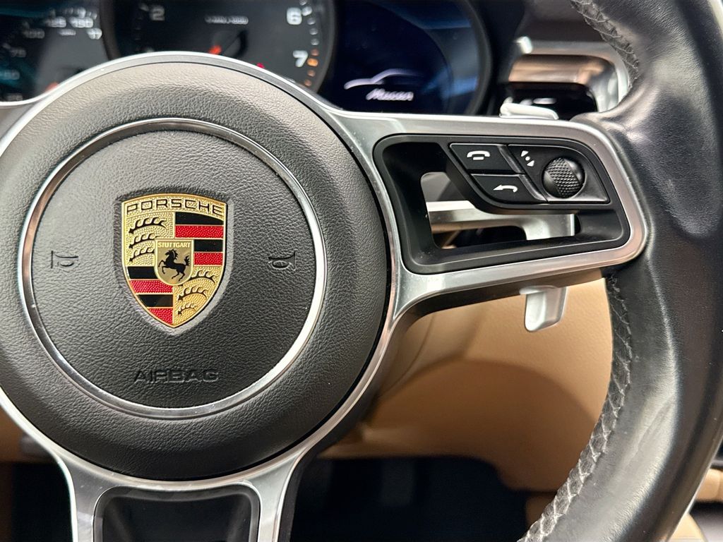 Thumbnail: 2021 Porsche Macan - 12