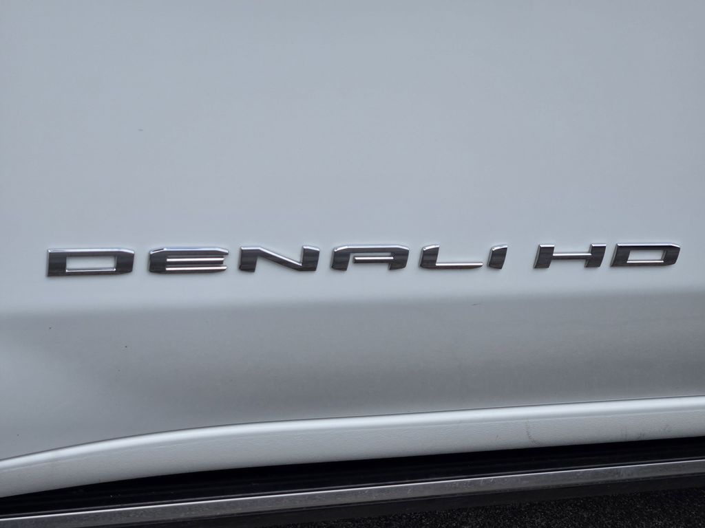 2025 GMC Sierra 2500HD Denali Ultimate - 10