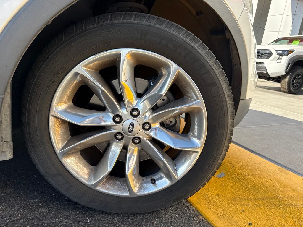 Thumbnail: 2013 Ford Explorer - 14