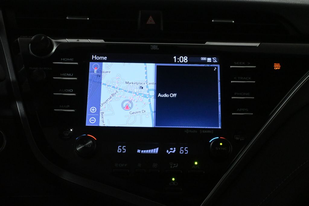 2018 Toyota Camry XSE 22