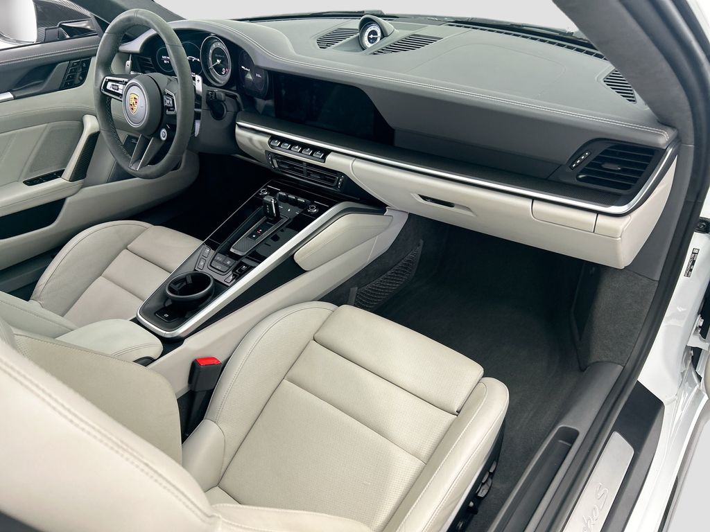 Thumbnail: 2021 Porsche 911 - 15