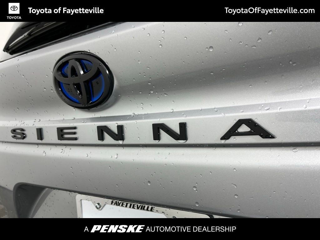 2025 Toyota Sienna XSE 3