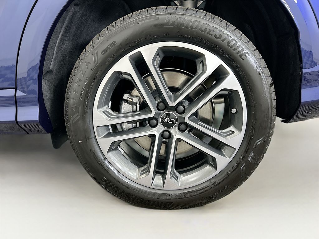 Thumbnail: 2025 Audi Q5 - 30