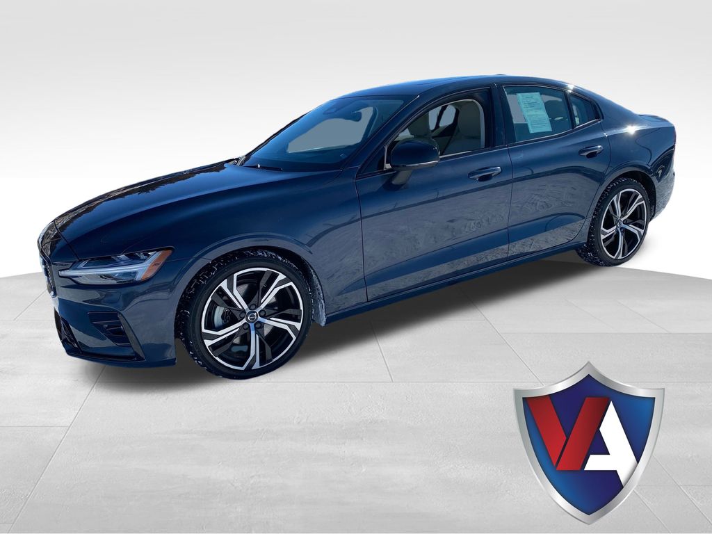 2024 Volvo S60 B5 Core Dark Theme AWD