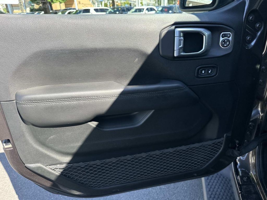 Thumbnail: 2020 Jeep Wrangler - 18