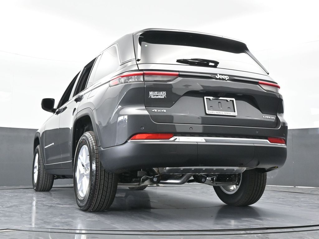 New 2026 Baltic Gray Metallic Clearcoat Jeep Laredo image 56